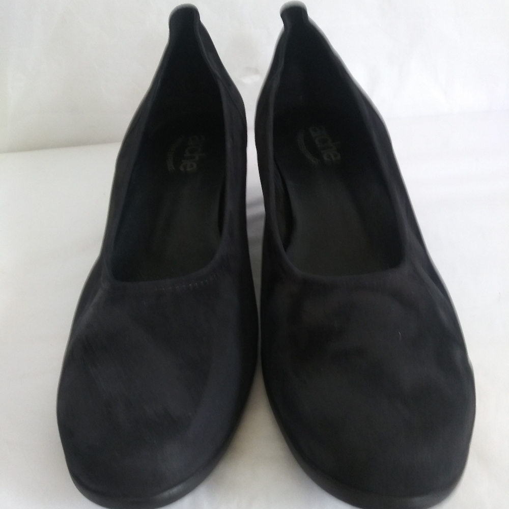 Arche Ln womens black heels sz 37